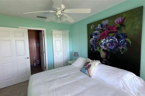 Condo in Tierra Verde, Florida, 2 bedrooms  № 1543760 - photo 19