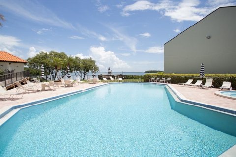 Condo in Tierra Verde, Florida, 2 bedrooms  № 1543760 - photo 26