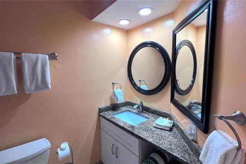 Condo in Tierra Verde, Florida, 2 bedrooms  № 1543760 - photo 24