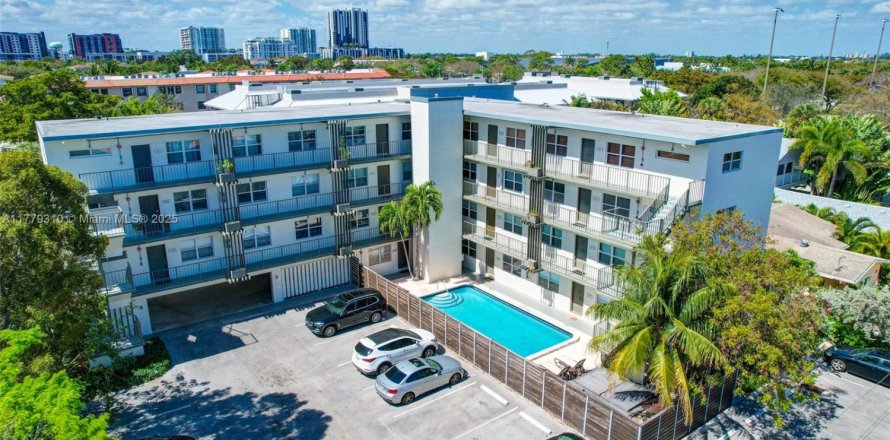 Condominio en Fort Lauderdale, Florida, 2 dormitorios  № 1702244