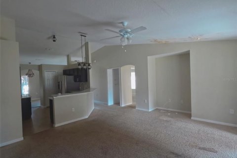 Casa en venta en Winter Haven, Florida, 4 dormitorios, 153.75 m2 № 2384090 - foto 12