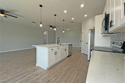 Villa ou maison à vendre à Port Charlotte, Floride: 4 chambres, 162.02 m2 № 2214709 - photo 8
