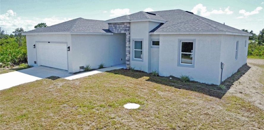 Villa ou maison à Port Charlotte, Floride 4 chambres, 162.02 m2 № 2214709