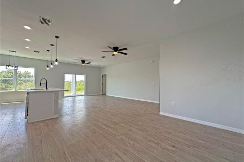 Villa ou maison à vendre à Port Charlotte, Floride: 4 chambres, 162.02 m2 № 2214709 - photo 11