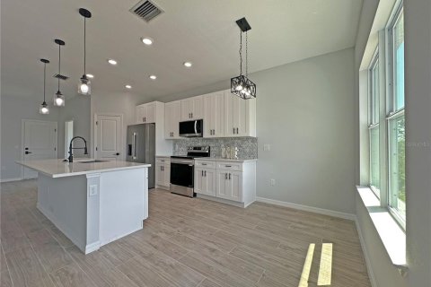 Villa ou maison à vendre à Port Charlotte, Floride: 4 chambres, 162.02 m2 № 2214709 - photo 10
