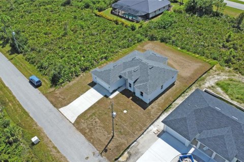 Villa ou maison à vendre à Port Charlotte, Floride: 4 chambres, 162.02 m2 № 2214709 - photo 21