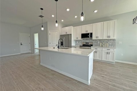 Villa ou maison à vendre à Port Charlotte, Floride: 4 chambres, 162.02 m2 № 2214709 - photo 9