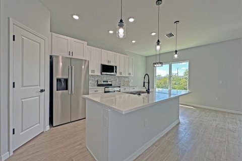 Villa ou maison à vendre à Port Charlotte, Floride: 4 chambres, 162.02 m2 № 2214709 - photo 6