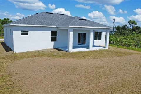 Villa ou maison à vendre à Port Charlotte, Floride: 4 chambres, 162.02 m2 № 2214709 - photo 20