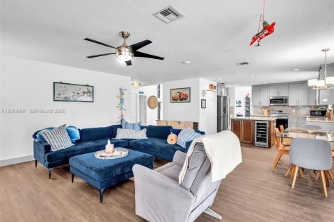 House in Miramar, Florida 5 bedrooms, 313.82 sq.m. № 2068371 - photo 16