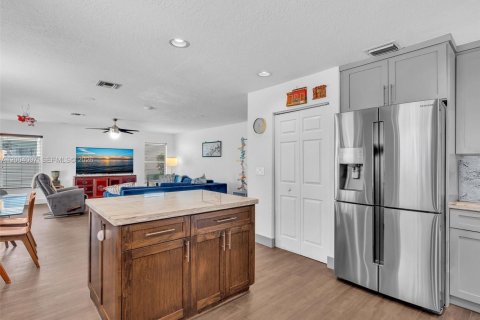 House in Miramar, Florida 5 bedrooms, 313.82 sq.m. № 2068371 - photo 19