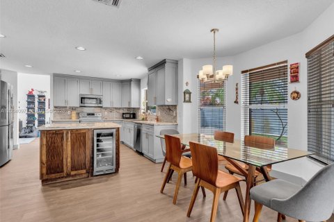 House in Miramar, Florida 5 bedrooms, 313.82 sq.m. № 2068371 - photo 25