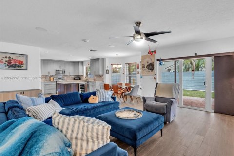 House in Miramar, Florida 5 bedrooms, 313.82 sq.m. № 2068371 - photo 17