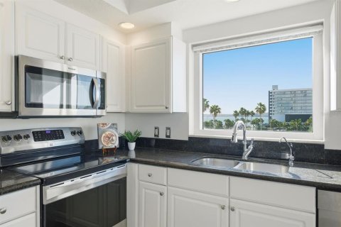 Copropriété à vendre à Clearwater, Floride: 3 chambres, 181.35 m2 № 2095564 - photo 13