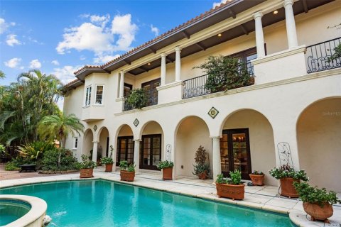 Villa ou maison à vendre à Tampa, Floride: 4 chambres, 550.91 m2 № 2223359 - photo 9