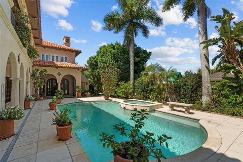 Villa ou maison à vendre à Tampa, Floride: 4 chambres, 550.91 m2 № 2223359 - photo 11