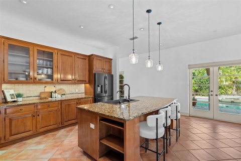 Villa ou maison à vendre à Tampa, Floride: 4 chambres, 550.91 m2 № 2223359 - photo 23