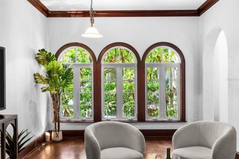 Villa ou maison à vendre à Tampa, Floride: 4 chambres, 550.91 m2 № 2223359 - photo 13