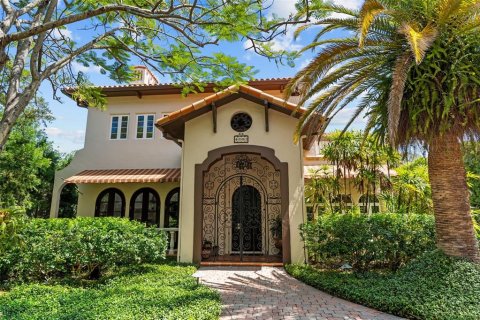 Villa ou maison à Tampa, Floride 4 chambres, 550.91 m2 № 2223359