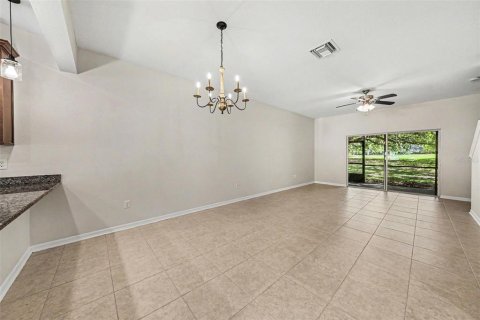 Touwnhouse à vendre à Wesley Chapel, Floride: 2 chambres, 146.88 m2 № 2095288 - photo 7