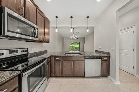 Touwnhouse à vendre à Wesley Chapel, Floride: 2 chambres, 146.88 m2 № 2095288 - photo 13