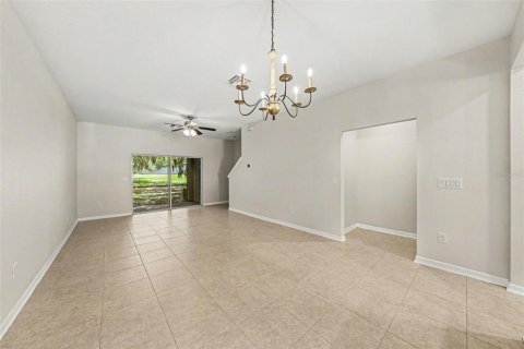 Touwnhouse à vendre à Wesley Chapel, Floride: 2 chambres, 146.88 m2 № 2095288 - photo 6