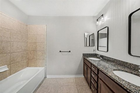 Touwnhouse à vendre à Wesley Chapel, Floride: 2 chambres, 146.88 m2 № 2095288 - photo 24