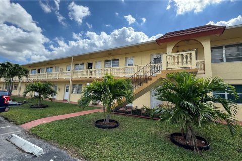 Condo in Miami Gardens, Florida, 1 bedroom  № 2003589