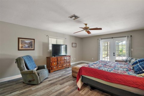 House in Umatilla, Florida 3 bedrooms, 224.08 sq.m. № 1648221 - photo 14