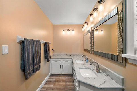 House in Umatilla, Florida 3 bedrooms, 224.08 sq.m. № 1648221 - photo 16