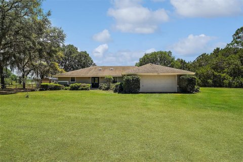 House in Umatilla, Florida 3 bedrooms, 224.08 sq.m. № 1648221 - photo 2