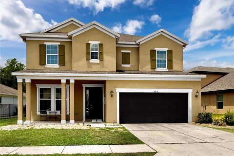 House in Wesley Chapel, Florida 4 bedrooms, 280.75 sq.m. № 1755499 - photo 2
