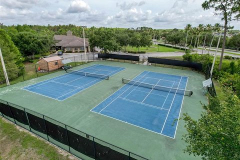 House in Wesley Chapel, Florida 4 bedrooms, 280.75 sq.m. № 1755499 - photo 5