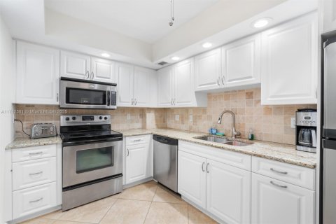 Condo in Palm Beach, Florida, 2 bedrooms  № 1729173 - photo 8