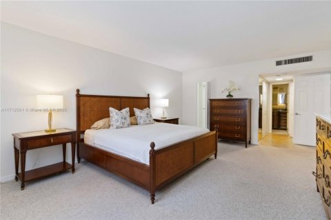 Condo in Palm Beach, Florida, 2 bedrooms  № 1729173 - photo 11