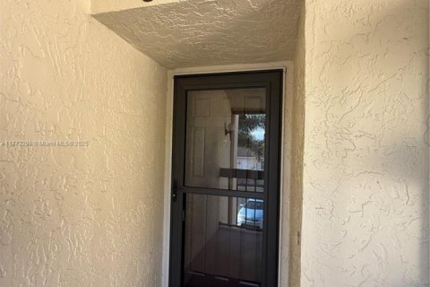Condo in Greenacres, Florida, 2 bedrooms  № 1864924 - photo 20