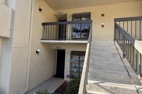 Condo in Greenacres, Florida, 2 bedrooms  № 1864924 - photo 23