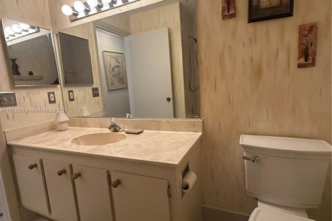 Condo in Greenacres, Florida, 2 bedrooms  № 1864924 - photo 8