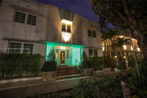 Condo in Miami Beach, Florida, 1 bedroom  № 1976853 - photo 28