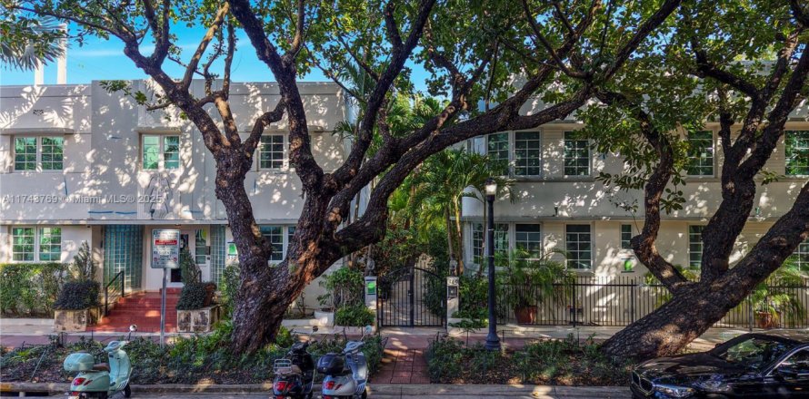 Condo in Miami Beach, Florida, 1 bedroom  № 1976853