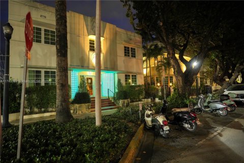 Condo in Miami Beach, Florida, 1 bedroom  № 1976853 - photo 30