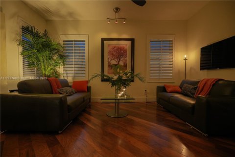 Condo in Miami Beach, Florida, 1 bedroom  № 1976853 - photo 19