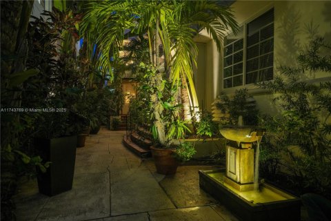 Condo in Miami Beach, Florida, 1 bedroom  № 1976853 - photo 26