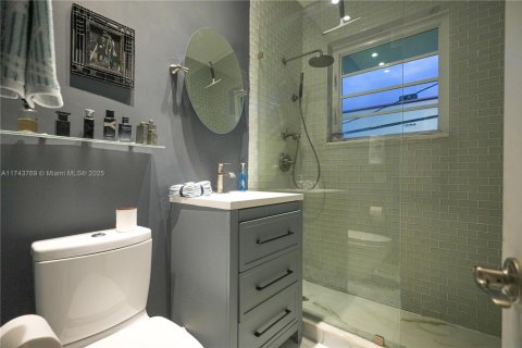 Condo in Miami Beach, Florida, 1 bedroom  № 1976853 - photo 16