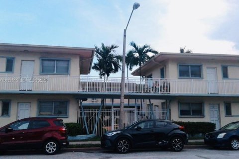 Condo à Miami Beach, Floride, 2 chambres  № 2170495