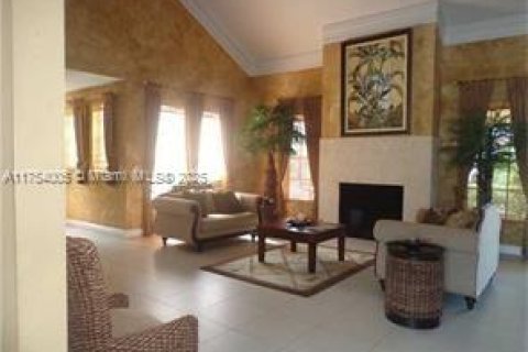 Condo in Pompano Beach, Florida, 1 bedroom  № 1713552 - photo 2