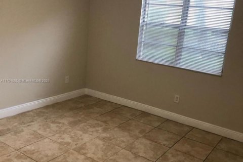 Condo in Pompano Beach, Florida, 1 bedroom  № 1713552 - photo 11