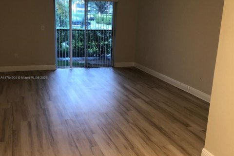 Condo in Pompano Beach, Florida, 1 bedroom  № 1713552 - photo 8