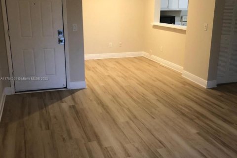 Condo in Pompano Beach, Florida, 1 bedroom  № 1713552 - photo 5