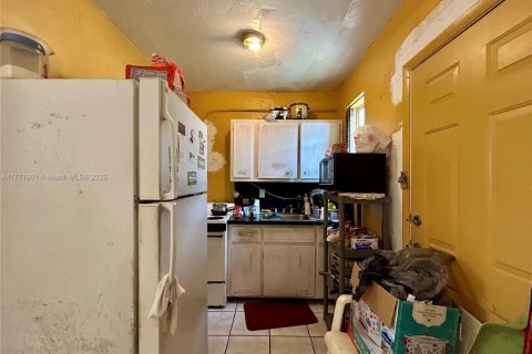 Commercial property in Opa-locka, Florida 324.23 sq.m. № 1731283 - photo 16